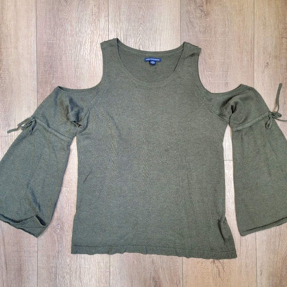 American Eagle Outfitters Large Olive Green Cold Shoulder Sweater Bell Sleeves - Picture 3 of 10